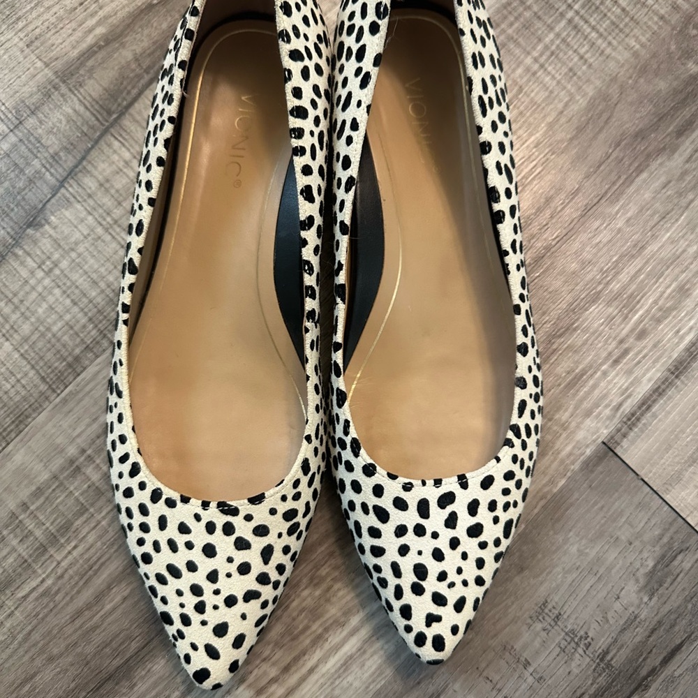 Vionic Women's Black and White Dotted Shoes